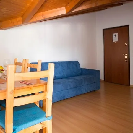 Attic For6 Domaso